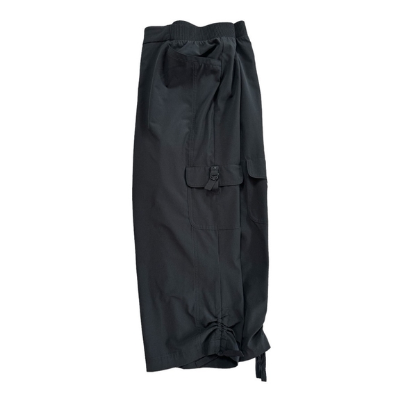 Women’s Cropped Pants CHICO'S Zenergy Black Cargo Pull Hem Quick Dry Capri Pants - Picture 3 of 5